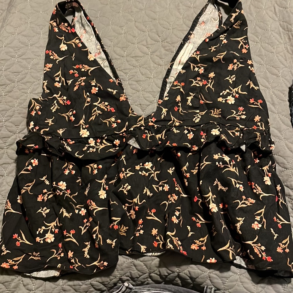 Urban Outfitters Black Floral Print Sleeveless Ruffled V-Neck Top Blouse